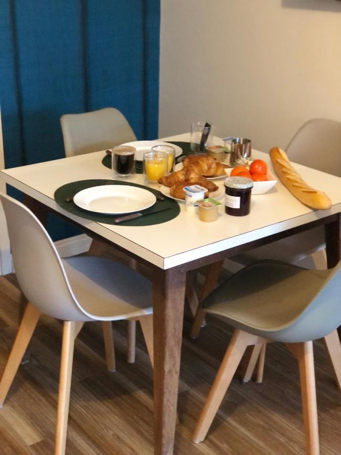 Le Gîte Bleu Les gîtes de Joséphine Courbouzon  Esterno foto