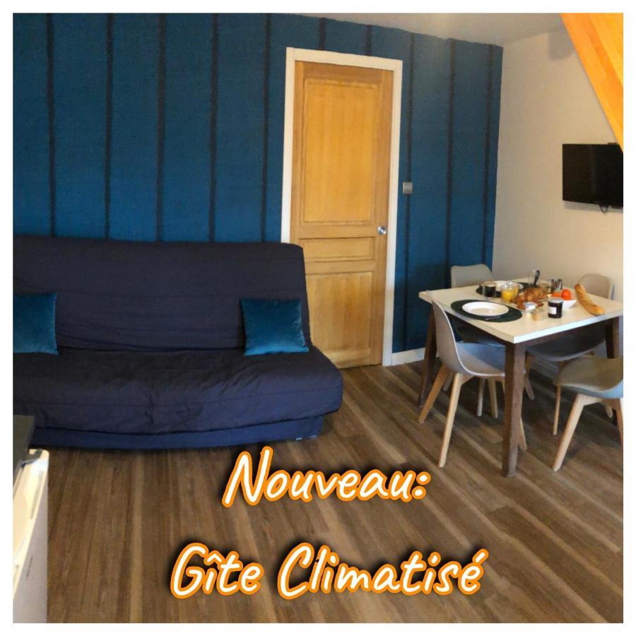 Le Gîte Bleu Les gîtes de Joséphine Courbouzon  Esterno foto